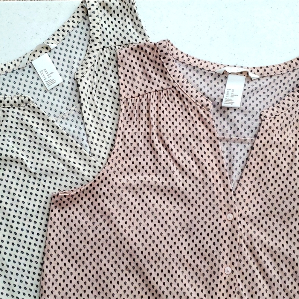 Sleeveless V-Neck Button Down Blouse